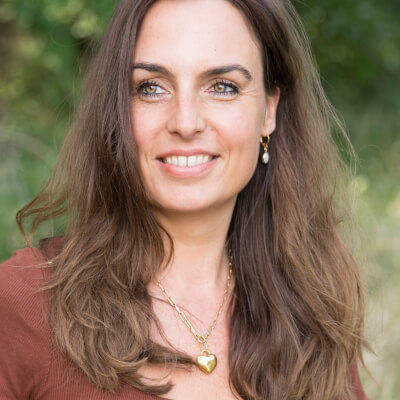 van Bourgondien, Danielle Danielle van Bourgondien